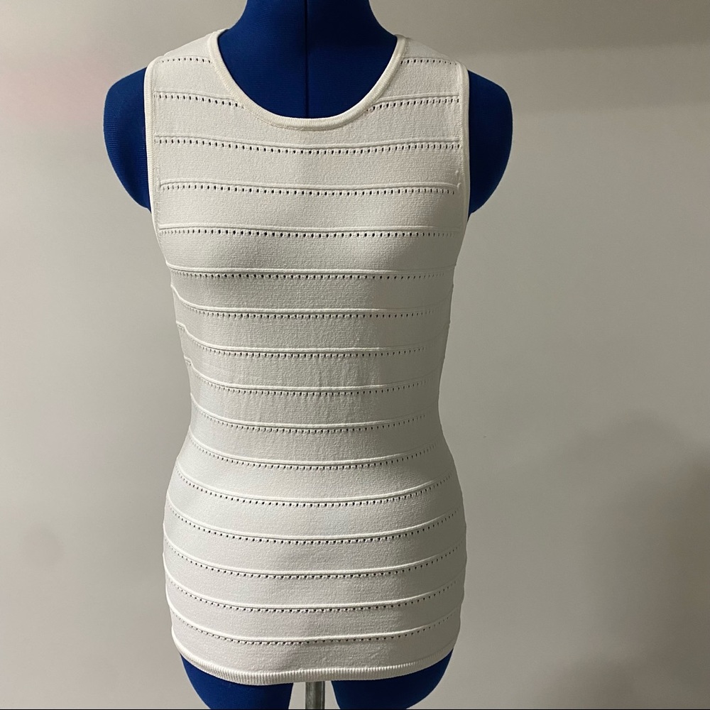 WHITE HOUSE BLACK MARKET white sleeveless top size XS